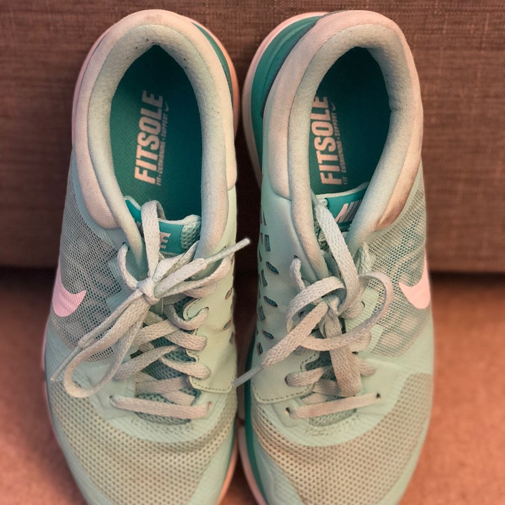 Nike Fitsole Teal & White Sneakers